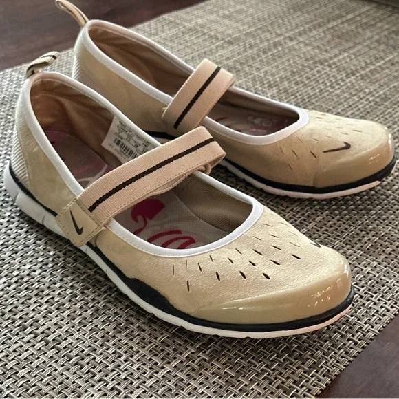 Vintage Y2k Nike Mary Jane Sneakers Womens Size Beige